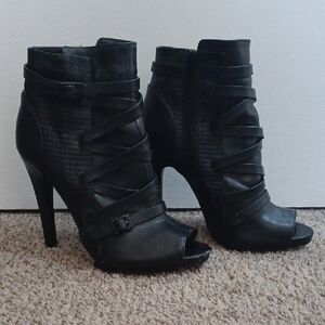 Qupid Black Strappy Heeled Booties !!